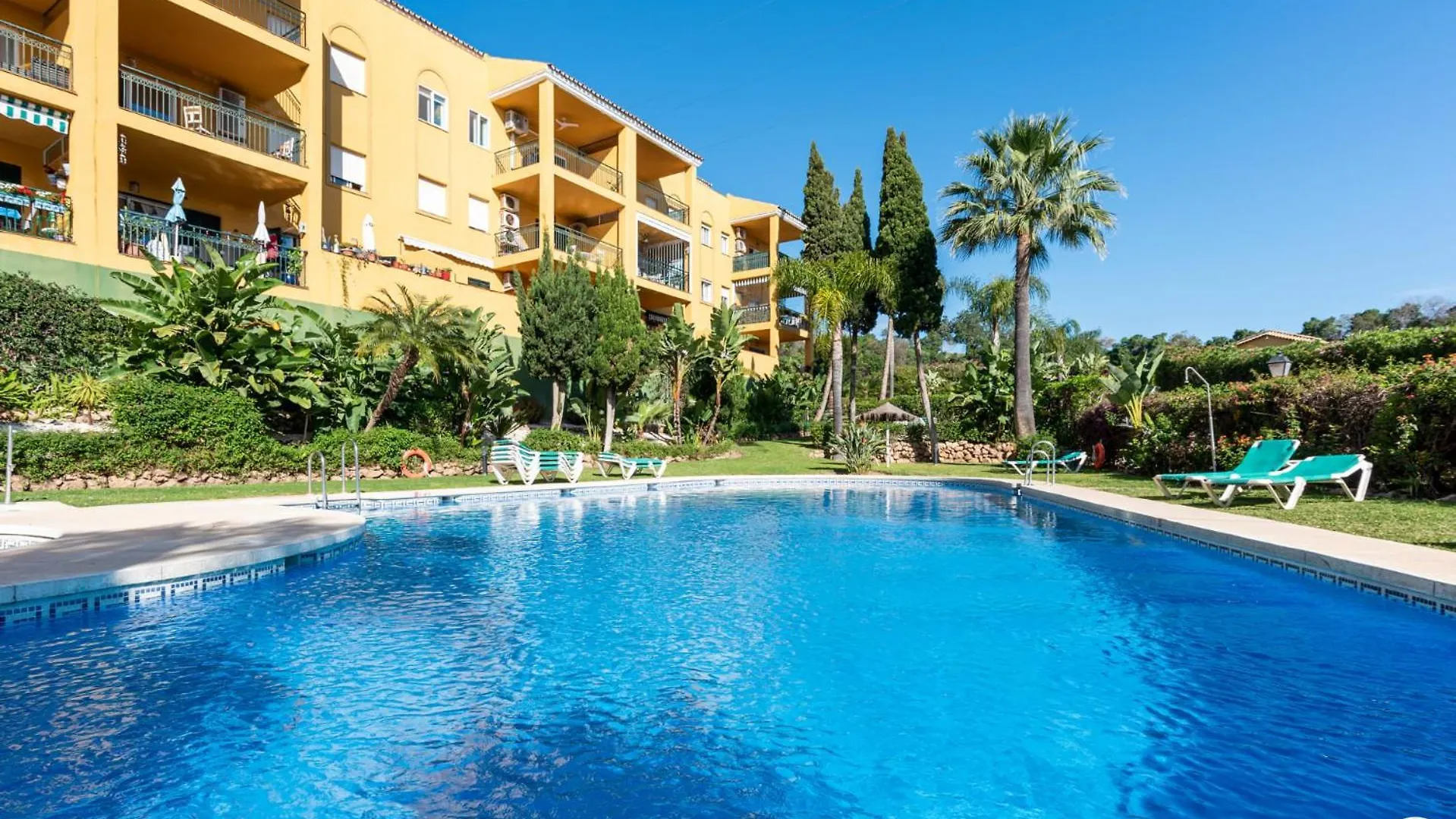 Vivi Homes - Girasol Pool, Golf, View & Terrace location
